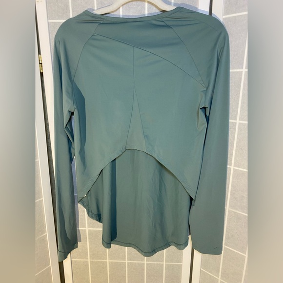 Gymshark Aqua Blue Activewear Top - Picture 2 of 8